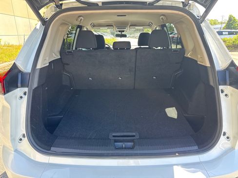 Used 2025 Nissan Rogue SV image 18