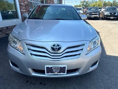 Used 2011 Toyota Camry LE FWD image 2