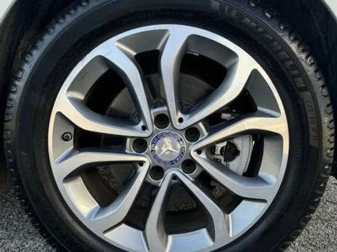 Used 2016 Mercedes-Benz C 300 4MATIC Sedan image 5