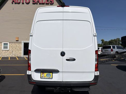 Used 2024 Mercedes-Benz Sprinter 2500 image 7