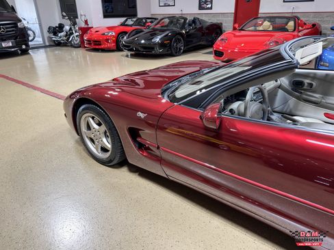 Used 2003 Chevrolet Corvette Coupe w/ Preferred Equipment Group RWD image 37