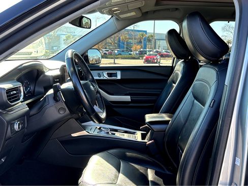 Used 2021 Ford Explorer Limited w/ Equipment Group 301A image 14