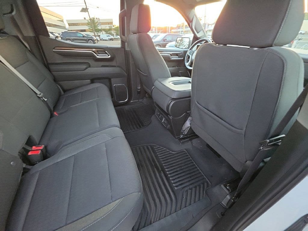 Used 2022 Chevrolet Silverado 1500 LT AWD/4WD image 17