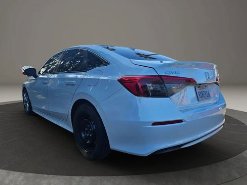 Used 2022 Honda Civic LX image 3