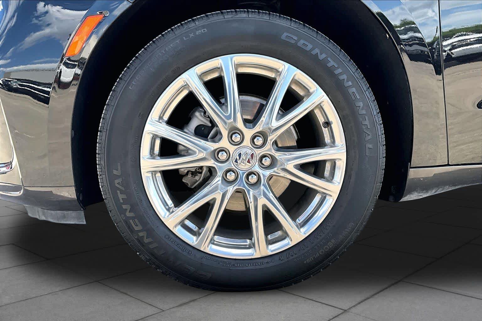 Certified 2023 Buick Enclave Essence w/ Experience Buick Package FWD image 11