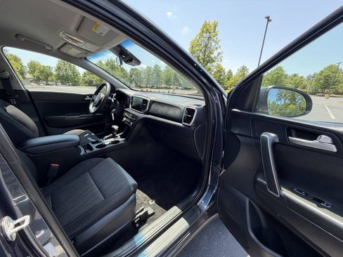 Used 2022 Kia Sportage LX FWD image 18