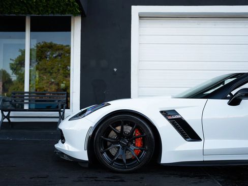 Used 2019 Chevrolet Corvette Z06 RWD image 9