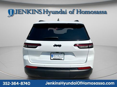 Used 2024 Jeep Grand Cherokee L Altitude image 3