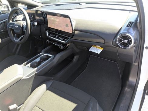 New 2026 Chevrolet Equinox EV LT image 35