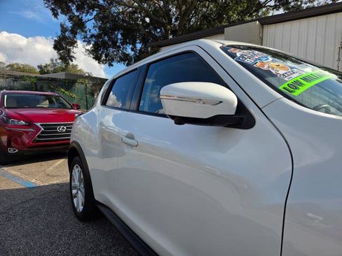 Used 2015 Nissan Juke SV w/ Technology Package image 3