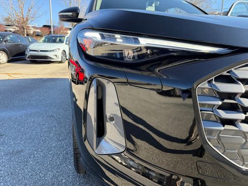 New 2025 Audi Q5 Premium Plus image 24