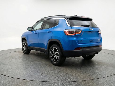 Used 2025 Jeep Compass Limited AWD/4WD image 6