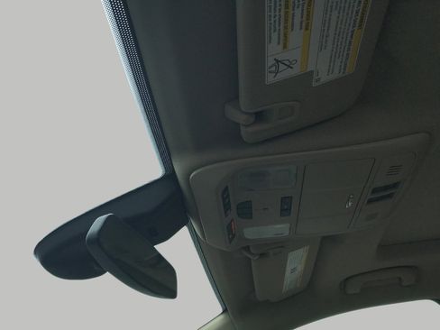 Used 2018 Buick Envision Premium image 17