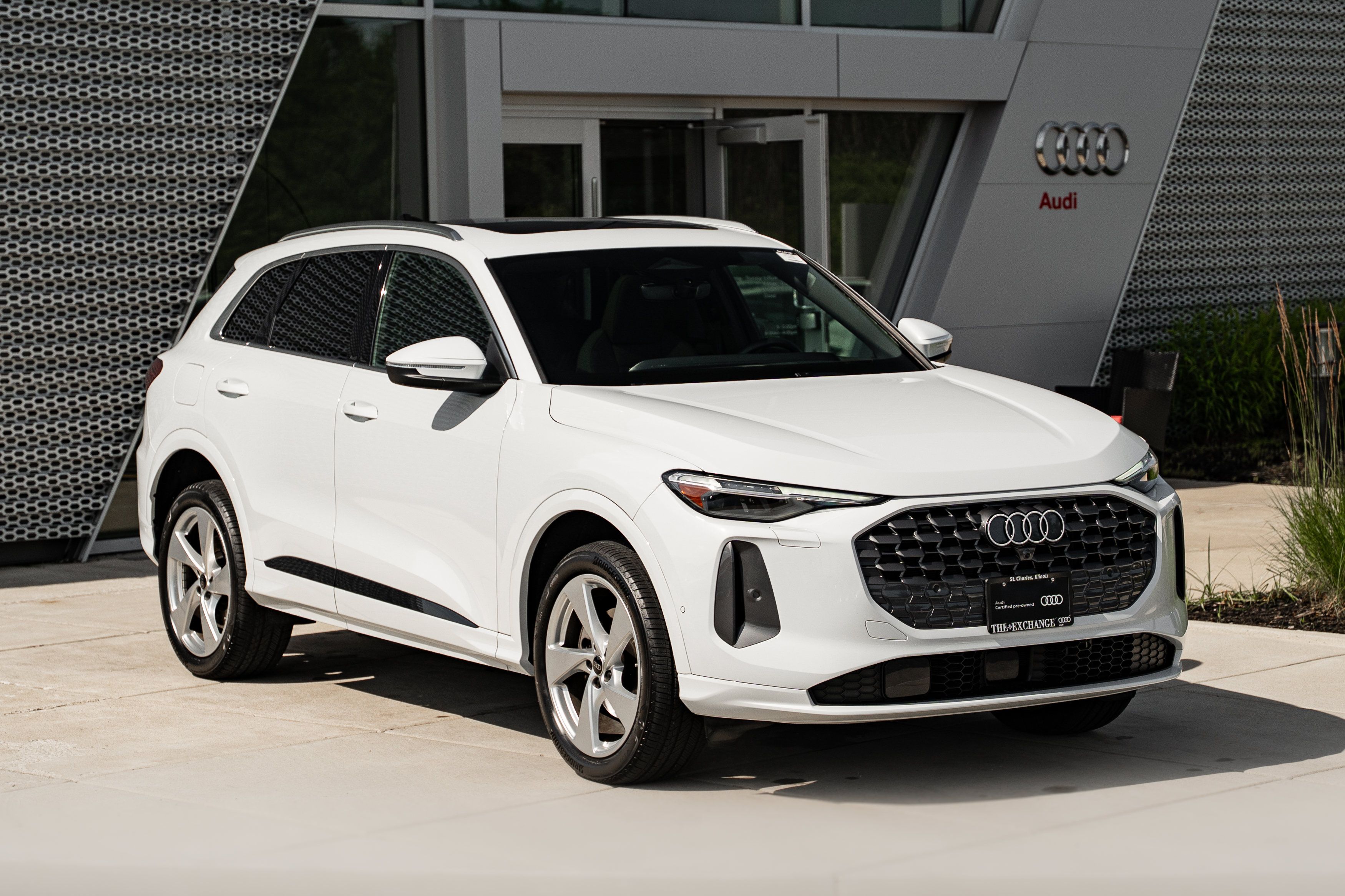 Certified 2025 Audi Q5 Premium w/ Premium Plus AWD/4WD image 2