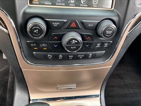 Used 2016 Jeep Grand Cherokee Overland w/ Advanced Technology Group image 33