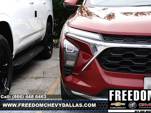 Used 2024 Chevrolet Trax LT w/ Driver Confidence Package FWD image 4
