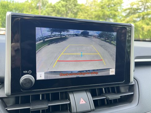 Used 2024 Toyota RAV4 XLE w/ Convenience Package FWD image 21
