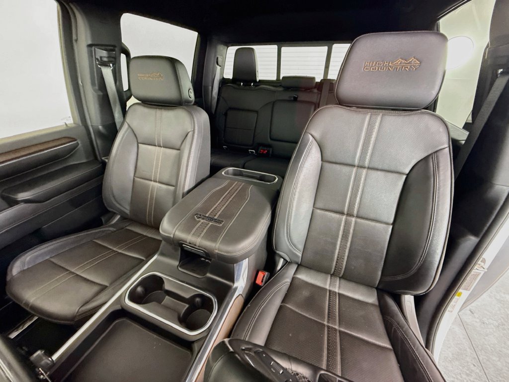 Used 2024 Chevrolet Silverado 2500 High Country w/ Technology Package AWD/4WD image 11