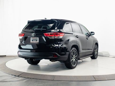 Used 2017 Toyota Highlander SE FWD image 13