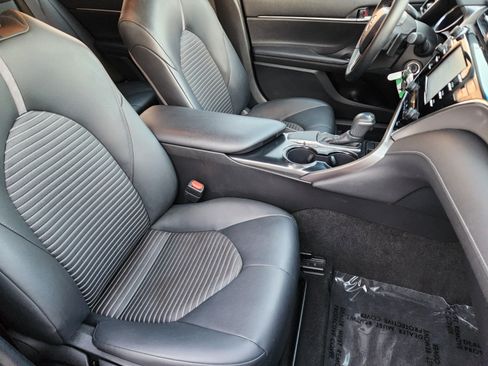 Used 2018 Toyota Camry SE FWD image 8