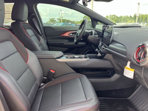 New 2025 Chevrolet Equinox EV RS image 8