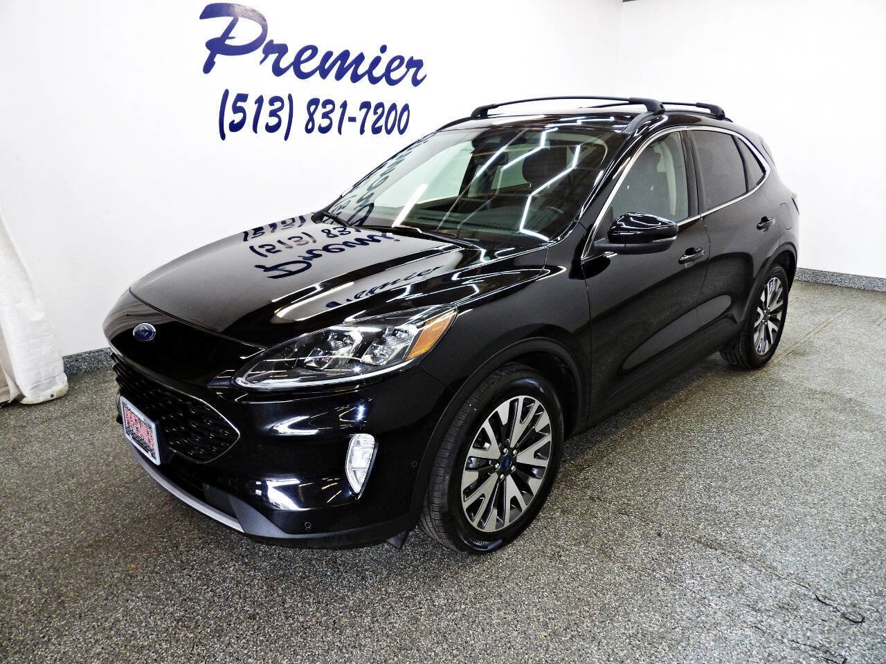Used 2020 Ford Escape Titanium AWD/4WD image 1
