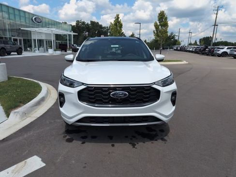 Certified 2024 Ford Escape ST-Line Select w/ Tech Pack #2 AWD/4WD image 8