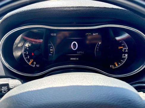 Used 2020 Jeep Grand Cherokee Overland image 12