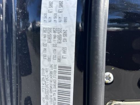 Used 2018 Jeep Cherokee Limited w/ Technology Group image 35