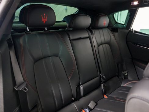 Used 2024 Maserati Levante GT Ultima AWD/4WD image 31