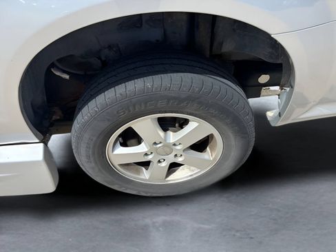 Used 2012 Dodge Grand Caravan SXT FWD image 29