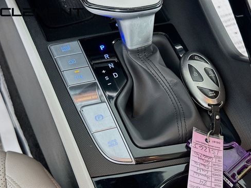 Certified 2024 Hyundai Elantra Limited FWD image 24