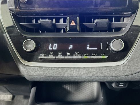Used 2023 Toyota Corolla LE image 23