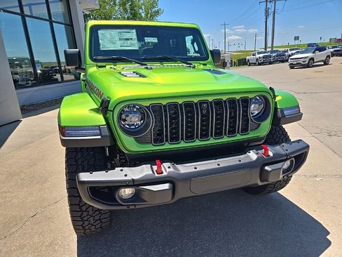 New 2025 Jeep Gladiator Rubicon w/ Safety Group image 15