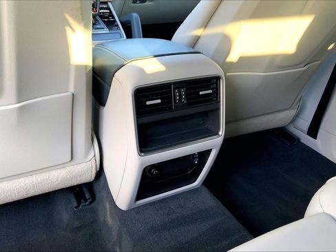 Used 2022 Porsche Cayenne GTS image 34