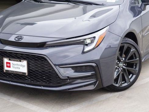 Certified 2025 Toyota Corolla SE FWD image 5