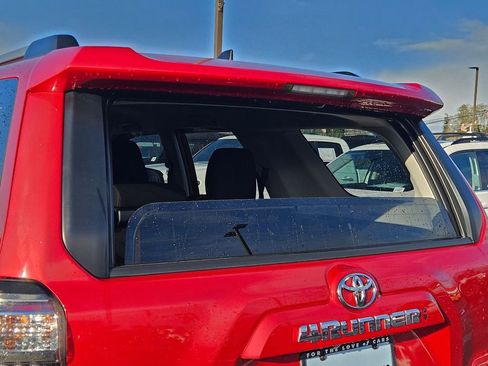 Used 2022 Toyota 4Runner SR5 image 28