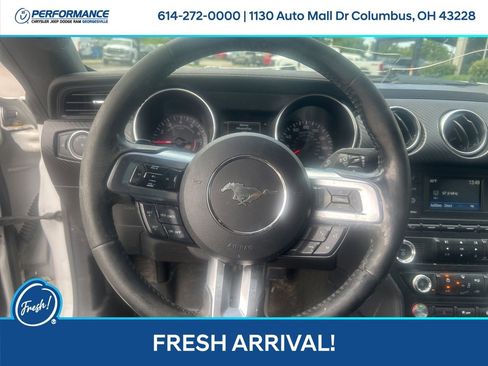 Used 2018 Ford Mustang Coupe RWD image 19