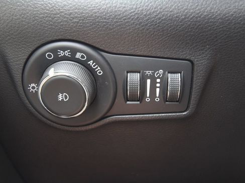 Used 2025 Jeep Compass Limited AWD/4WD image 22