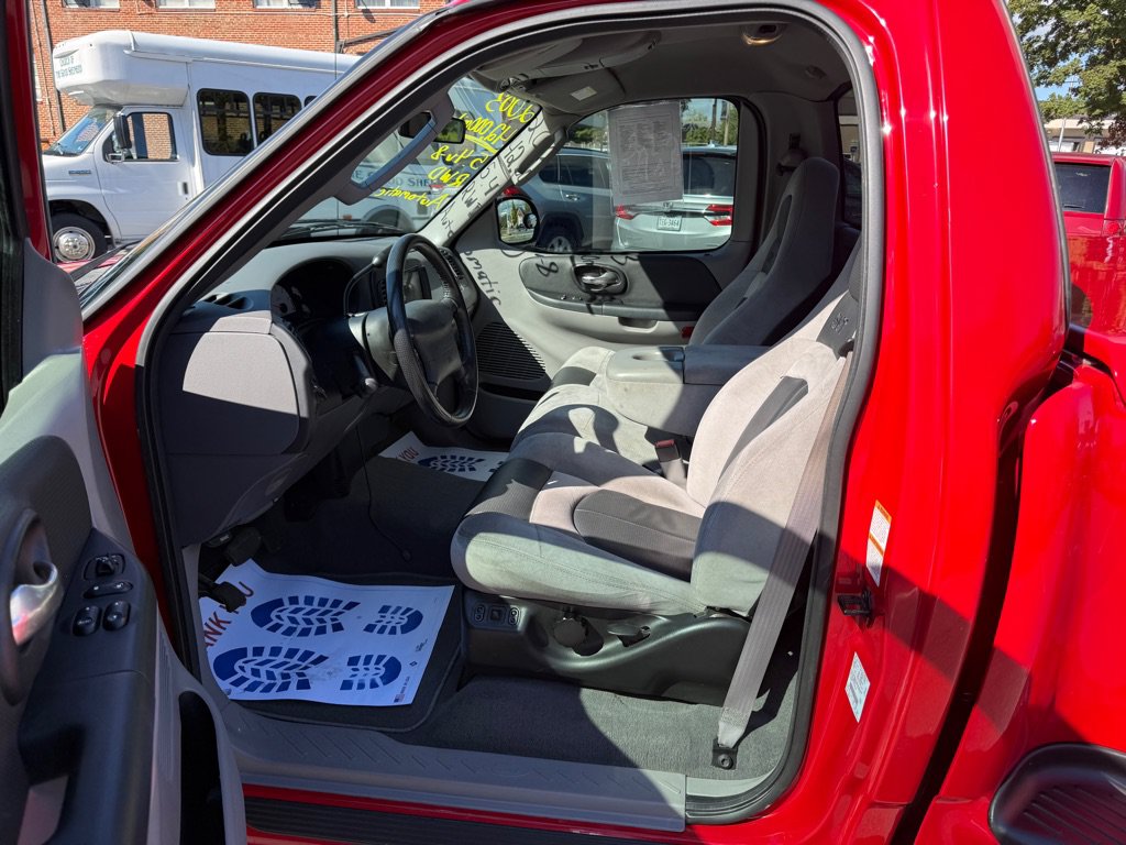 Used 2003 Ford F150 Lightning RWD image 5