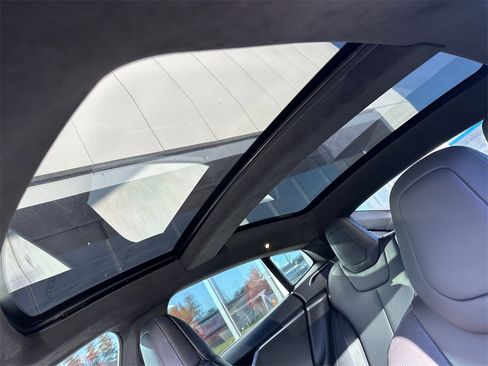 Used 2016 Tesla Model S 90D image 22