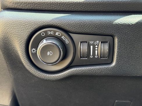 New 2026 Chrysler Pacifica Select FWD image 27