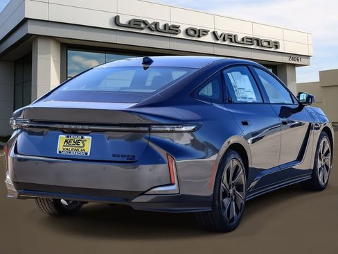 New 2026 Lexus ES 500e AWD/4WD image 4