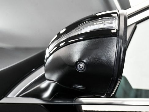 Used 2025 Mercedes-Benz GLS 450 4MATIC image 86