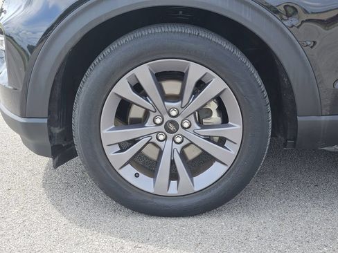Used 2022 Ford Explorer XLT w/ Equipment Group 202A RWD image 9