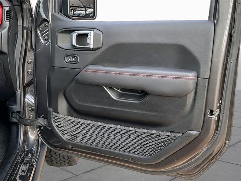 Used 2023 Jeep Gladiator Rubicon w/ Cold Weather Group AWD/4WD image 22