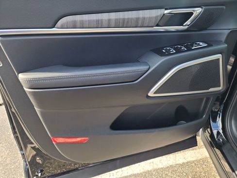 Used 2024 Kia Telluride EX w/ EX Captain's Chair Package FWD image 10