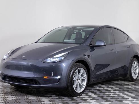 Used 2023 Tesla Model Y Long Range image 2