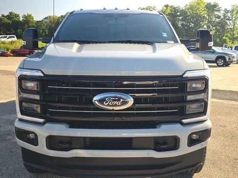 Used 2025 Ford F250 Platinum image 8