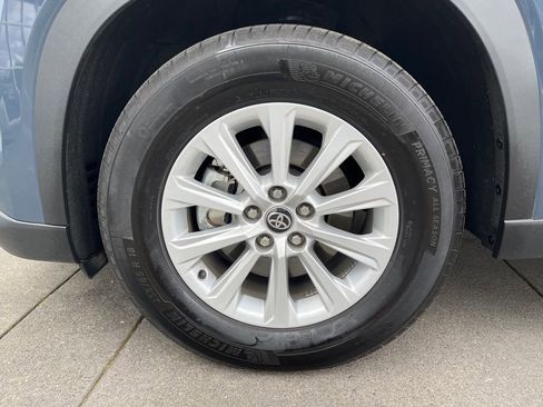 Used 2024 Toyota Grand Highlander XLE AWD/4WD image 9